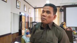 Rusman Ya'qub, Anggota Komisi IV DPRD Kaltim saat diwawancara awak media. (Foto: Ist)