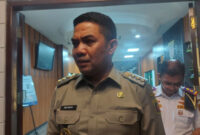 Wali Kota Samarinda, Andi Harun didampingi Kepala Dishub Samarinda, Hotmarulitua Manalu saat diwawancara awak media. (Foto: Ist)