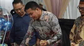 Wali Kota Samarinda, Andi Harun saat meresmikan pembukaan SPBU PT Intan Borneo Utama. (Foto: Ist)