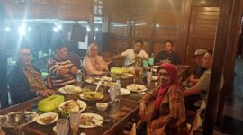 Pengurus ISPIKANI Cabang Kaltim bersama Sekjend ISPIKANI. (Foto: Ist)