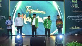Wakil Ketua DPRD Kaltim, Sigit Wibowo (pertama, kiri) saat menghadiri Harlah ke-50 PPP di Hotel Grand Senyiur Balikpapan. (Foto: Ist)
