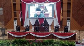 Walikota Samarinda, Andi Harun, Wakil Walikota Samarinda, Rusmadi Wongso, Ketua DPRD Samarinda, Sugiyono, beserta Wakil Ketua DPRD saat sidang paripurna HUT Samarinda Ke-355. (Foto: Ist)