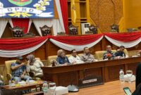 Ketua beserta anggota Bapemperda DPRD Kota Samarinda saat konfrensi pers soal paripurna yang dibatalkan. (Foto: Ist)