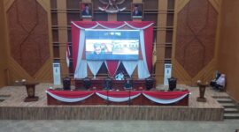 Wakil Ketua DPRD Kota Samarinda, Helmi Abdullah saat pimpin sidang paripurna masa sidang 1 tahun 2023. (Foto: Ist)