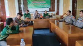 Kapolsek Sungai Kunjang, Kompol Made Anwara, SH dalam kegiatan Jumat Curhat. (Foto: Ist)