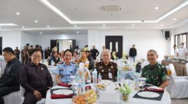 Wakil Ketua Komisi I DPRD Kaltim Yusuf Mustafa (paling kiri) mewakili Pimpinan DPRD Kaltim menghadiri Pengantar Tugas dan Perkenalan Pejabat Baru di Kejaksaan Tinggi Kalimantan Timur. (Foto: Ist)
