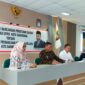 Sekretaris Komisi IV DPRD Kota Samarinda, Deni Hakim Anwar (Putih) saar lakukan sosialisasi Raperda Inisiasi Dewan. (Foto: Ist)