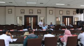 Pansus Pengelolaan Keuangan Daerah, BPKAD dan Biro Hukum saat rapat dengar pendapat. (Foto: Ist)