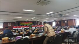 Pelaksanaan Rapat Paripurna Ke-8 di Gedung D Lantai 6 Kompleks Kantor DPRD Kaltim. (Foto: Ist)