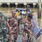 Wali Kota Samarinda, Andi Harun saat ikut dalam kegiatan Karya Bakti bersama TNI. (Foto: Ist)