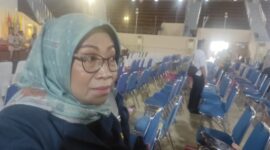 Bersama Mahasiswa, Sri Puji Ikut Bedah Buku Aldera. (Foto: Ist)