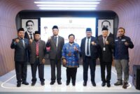 Hero Mardanus usai melantik Sri Wahyuni sebagai Pejabat Fungsional Analis Kebencanaan BPBD Kota Samarinda. (Foto: Ist)