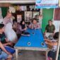 Kapolsek Sungai Kunjang Kompol Made Anwara, SH, melaksanakan kegiatan Jumat Curhat bersama warga masyarakat kelurahan Lok Bahu. (Foto: Ist)