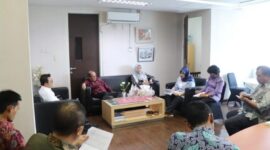 Pansus PDRD DPRD Kaltim ketika melakukan konsultasi produk hukum yang akan mereka godok di Kementerian Dalam Negeri (Kemendagri) RI. (Foto: Ist)