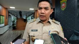 Wali Kota Samarinda, Andi Harun saat dimintai komentar tentang rencana pemindahan Depo Pertamina Cendana. (Foto: Ist)