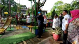 Tim auditor RBRA KemenPPPA saat meninjau Taman Cerdas. (Foto: Ist)