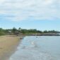 Suasana indahnya Pantai Biru Kersik. (Foto: Ist)