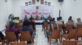 Kegiatan Jumat Curhat Polsek Sungai Kunjang di aula kelurahan Karang Asam Ulu. (Foto: Ist)