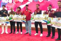 Suasana penyerahan bonus kepada para atlet Kukar yang berhasil menyabet medali di SEA Games 2023. (Foto: Ist)