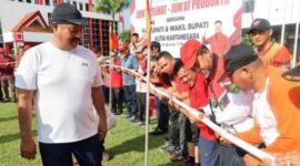 Bupati Kukar, Edi Damansyah saat mengikuti kegiatan senam pagi tadi. (Foto: Ist)