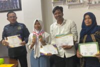 Foto Bersama Ketua Komisi I Dewan Perwakilan Rakyat Daerah Kota Samarinda, Joha Fajal dan Sri Rahma Kustiono beserta kedua otang tuanya. (Foto: Ist)