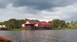 Penginapan Tepi Danau Desa Semayang. (Foto: Ist)