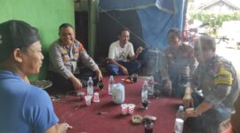 Jajaran Polsek Sungai Kunjang, Polresta Samarinda menggelar Jumat Curhat di wilayah Kecamatan Sungai Kunjang. (Foto: Ist)