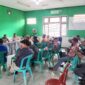 Kapolsek Sungai Kunjang, Kompol Made Anwara, SH, kembali mendengarkan aspirasi masyarakat melalui program ‘Jumat Curhat’ di balai pertemuan kelurahan Loa Buah. (Foto: Ist)