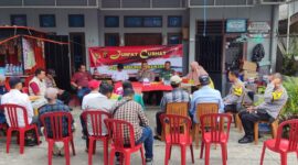 Kegiatan Jumat Curhat secara serentak digelar Polsek Sungai Kunjang dengan warga yang ada di wilayah kelurahan karang asam ulu, Kec. Sungai Kunjang, Kota Samarinda. (Foto: Ist)