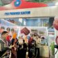 Jajaran TP-PKK saat mengunjungi stan pameran. (Foto: Ist)