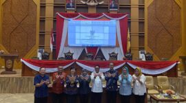 Foto Bersama Anggota Bapemperda DPRD Samarinda dengan Dinas Pemberdayaan Perempuan dan Perlindungan Anak (DP2PA) Kota Samarinda. (Foto: Ist)