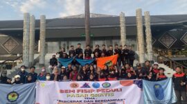 Aliansi lemabaga kemahasiswaan dari Kampus UWGM dan UNMUL yang menggelar lapak pasar gratis. (Foto: Ist)