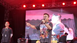 Wakil Bupati Kukar, Rendi Solihin saat menghadiri acara Lepas Kangen Festival di Kecamatan Tenggarong Seberang. (Foto: Ist)