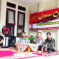 Kapolsek Sungai Kunjang, AKBP Made Anwara, S.H saat mendengar keluhan warga melalui kegiatan 