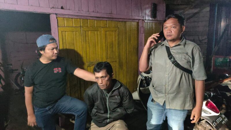 Pelaku pembakaran rumah, Pujioni (44) berhasil diamankan Unit Opsnal Polres Kukar. (Foto: Ist)
