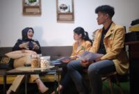 Anggota Komisi II Dewan Perwakilan Rakyat Daerah Lailah Fatihah saat podcast bersama mahasiswa Unmul. (Foto: Ist)