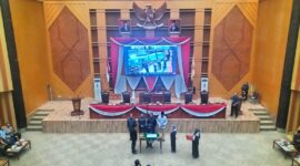 Suasana pengesahan Perda dalam Rapat Paripurna DPRD Kota Samarinda. (Foto: Ist)