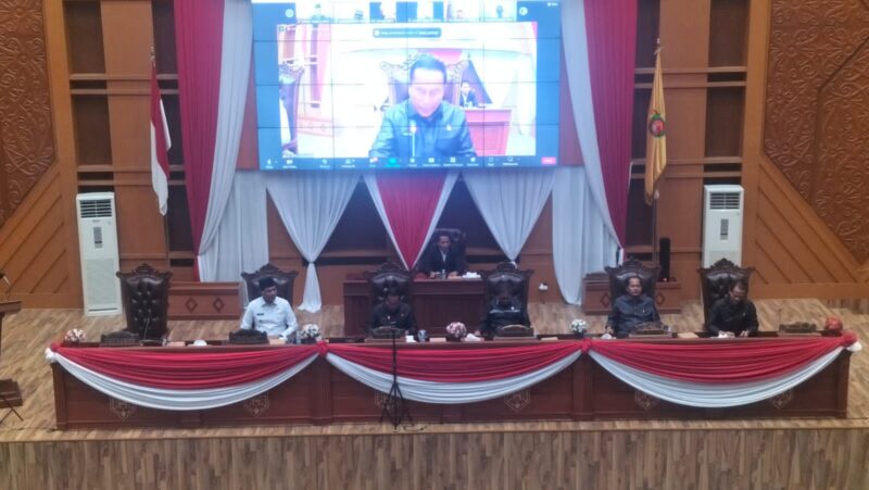 Jajaran Unsur Pimpinan DPRD Kota Samarinda dan Walikota Samarinda saat Rapat Paripurna. (Foto: Ist)