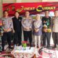 Kapolsek Sungai Kunjang, AKBP Made Anwara, S.H bersama jajaran saat menggelar agenda Jumat Curhat. (Foto: Ist)