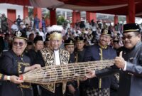 Pemerintah Kabupaten Kutai Kartanegara (Kukar) bekerjasama dengan Kesultanan Kutai Kartanegara Ing Martadipura dalam perayaan pesta adat erau. (Foto: Ist)