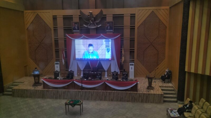 Sani bin Husein saat berada dalam Sidang Paripurna DPRD Samarinda. (Foto: Ist)