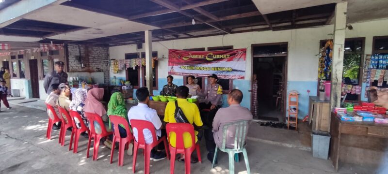 Kegiatan Jumat Curhat Polsek Sungai Kunjang. (Foto: Ist)