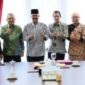 Bupati Kukar, Edi Damansyah saat menjamu rombongan Kemenkop-UKM. (Foto: Ist)