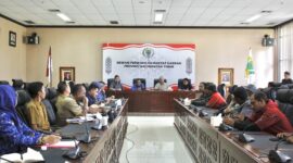 : Suasana RDP antara Komisi IV DPRD Kaltim, Disnakertrans Kaltim, serta perwakilan serikat buruh. (Foto: Ist)