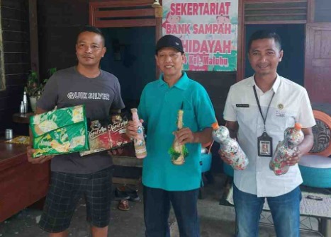 Bank Sampah Al-Hidayah di RT 4 Kelurahan Maluhu, Tenggarong yang memanfaatkan sampah warga hingga bernilai ekonomis. (Foto: Ist)