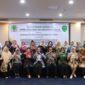 Komisi IV DPRD Kaltim bersama beberapa OPD terkait mengabadikan momen bersama usai melaksanakan rapat kerja (Raker) dalam menyempurnakan draft Ranperda Pengarusutamaan Gender (PUG). (Foto: Ist)
