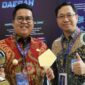 Wakil Bupati Kukar, Rendi Solihin saat menerima dua penghargaan Rakornas. (Foto: Ist)