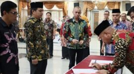 Pelantikan Pejabat Administrator dan Pengawas di Pendopo Odah Etam dipimpin langsung Bupati Kukar, Edi Damansyah. (Foto: Ist)