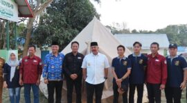 Penyerahan bantuan kepada Kelompok Sadar Wisata (Pokdarwis) Dewi Arum. (Foto: Ist)