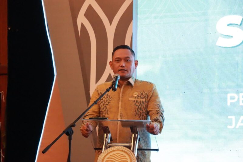 Wakil Ketua DPRD Kaltim, Seno Aji, saat menyampaikan sambutan dalam acara Seminar Nasional di Ballroom Hotel Grand Senyiur Balikpapan. (Foto: Ist)